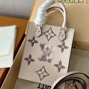 Louis Vuitton Replik-Taschen Textur: Rindsleder Typ: Kleine quadratische Tasche Beliebte Elemente: Druck Typ: Kleine quadratische Tasche Stil: Mode Geschlossen: Belichtung