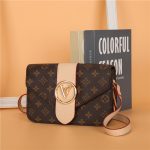 Louis Vuitton Replica Bags Texture: PU Type: Small Square Bag Popular Elements: Printing Type: Small Square Bag Style: Fashion Closed: Package Cover Type