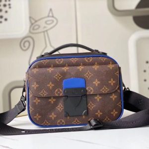 Louis Vuitton Replica Bags Texture: PVC Popular Elements: Printing Closed: Zipper Popular Elements: Printing