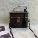 Louis Vuitton Replica Bags Marque : Louis Vuitton Texture : PVC Type : Petit Sac Rond Texture : PVC Style : Mode