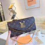 Louis Vuitton Replica Bags Texture: PU Type: Small Square Bag Popular Elements: Sewing Thread Type: Small Square Bag Style: Fashion Closed Way: Magnetic Buckle