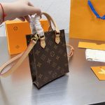 Louis Vuitton Replica Bags Texture: PVC Type: Diana Bag Popular Elements: Sewing Thread Type: Diana Bag Style: Fashion Closed: Hook Up Size: 14*17*5cm