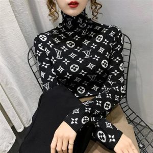 Brand: Louis Vuitton  Fabric Material: Polyester/Polyester (Polyester)  Fabric Material: Polyester/Polyester (Polyester)  Ingredient Content: 91% (Inclusive)¡ª95% (Inclusive)  Clothing Version: Slim Fit  Length/Sleeve Length: Regular/Long Sleeve  Collar: Turtle Neck  Sleeve Type: Conventional