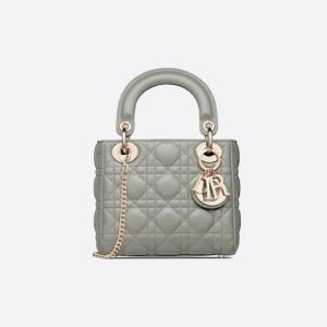 Dior Replica Bags/Hand Bags Brand: Dior Texture: Sheepskin Texture: Sheepskin Type: Diana Bag Popular Elements: Plaid Style: Fashion Closed: Package Cover Type