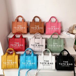 Others Replica Bags/Hand Bags Gross Weight: 0.56kg Material: PU Material: PU Bag Size: 27*21*10cm Lining Material: Polyester Bag Shape: Vertical Square Closure Type: Exposure