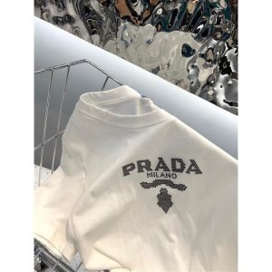 Prada Replica Clothing Material: Cotton Main Fabric Composition: Polyester Fiber (Polyester) Main Fabric Composition: Polyester Fiber (Polyester) Pattern: Printing Style: Leisure Type: Pullover Sleeve Length: Long Sleeves