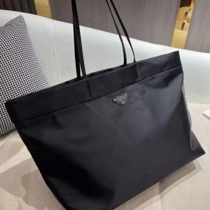 Prada Replica Bags/Hand Bags Texture: Nylon Type: Tote Type: Tote Popular Elements: Letter Style: Fashion Closed: Exposure Suitable Age: Youth (18-25 Years Old)