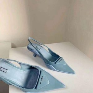 Prada Replica Shoes/Sneakers/Sleepers Upper Material: The First Layer Of Cowhide (Except Cow Suede) Heel Height: Middle Heel (3cm-5cm) Heel Height: Middle Heel (3cm-5cm) Sole Material: Rubber Closed: Slotted Buckle Style: Elegant Craftsmanship: Glued