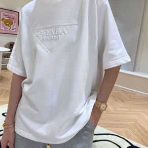 Prada Replica Men Clothing Fabric Material: Cotton/Cotton Ingredient Content: 100% Ingredient Content: 100% Collar: Round Neck Version: Loose Sleeve Length: Short Sleeve Clothing Style Details: Solid Color
