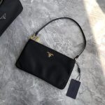 Prada Replica Bags/Hand Bags Texture: Nylon Type: Envelope Bag Type: Envelope Bag Popular Elements: Solid Color Style: Fashion Closed Way: Zipper Suitable Age: Youth (18-25 Years Old)