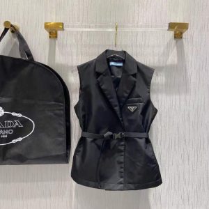 Prada Replica Clothing Material: Polyester Main Fabric Composition: Polyester Fiber (Polyester) Main Fabric Composition: Polyester Fiber (Polyester) Main Fabric Composition 2: Polyester Fiber (Polyester) Pattern: Solid Color Collar: V-Neck Sleeve Length: Sleeveless