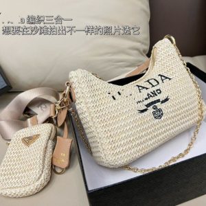 Prada Replica Bags/Hand Bags Brand: Prada Type: Straw Bag Type: Straw Bag Popular Elements: Embroidered Style: Fashion Closed: Zipper Suitable Age: Youth (18-25 Years Old)