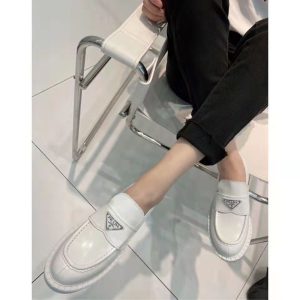 Prada Replica Shoes/Sneakers/Sleepers Upper Material: The First Layer Of Cowhide (Except Cow Suede) Heel Height: Middle Heel (3cm-5cm) Heel Height: Middle Heel (3cm-5cm) Sole Material: Foam Rubber Closed: Slip On Toe: Round Toe Heel Style: Flat