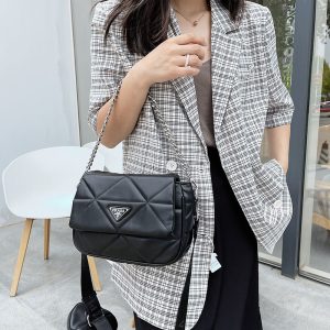 Prada Replica Bags/Hand Bags Style: Street Fashion Material: PU Material: PU Bag Type: Small Square Bag Bag Size: 25*17*7cm Size: One Size