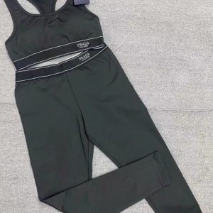 Prada Replica Clothing Fabric Material: Chemical Fiber/Polyester (Polyester Fiber) Ingredient Content: 96% (Inclusive)¡ª100% (Exclusive) Ingredient Content: 96% (Inclusive)¡ª100% (Exclusive) Type: Pants Suit Sleeve Length: Sleeveless Popular Elements: Solid Color