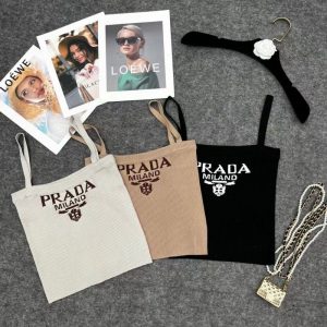 Prada Replica Clothing Fabric Material: Other/Viscose Ingredient Content: 51% (Inclusive)¡ª70% (Inclusive) Ingredient Content: 51% (Inclusive)¡ª70% (Inclusive) Combination: Single Clothing Version: Slim Fit Length: Short Popular Elements: Solid Color