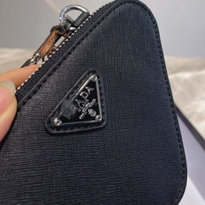 Prada Replica Bags/Hand Bags Gender: Women Closed: Zipper Closed: Zipper Style: Chinese Style Fabric Material: PU/Oxford Cloth