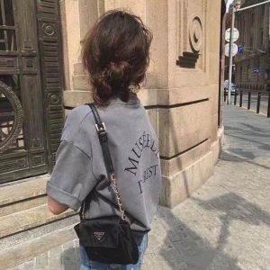 Prada Replica Bags/Hand Bags Texture: Nylon Type: Other Type: Other Popular Elements: Chain Style: Fashion Closed: Package Cover Type Suitable Age: Youth (18-25 Years Old)