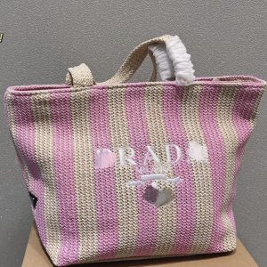 Prada Replica Bags/Hand Bags Texture: Grass Type: Straw Bag Type: Straw Bag Popular Elements: Weave Style: Vintage Closed: Exposure Suitable Age: Middle-Aged (41-60 Years Old)