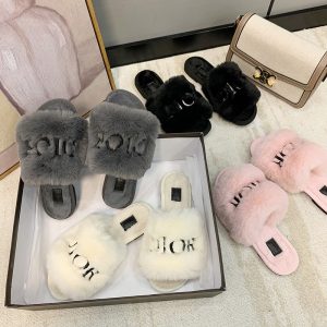 Chanel Replica Shoes/Sneakers/Sleepers Sole Material: Rubber Upper Material: Plush Upper Material: Plush Gender: Female Toe: Round Toe Type: One Word Drag Insole Material: Faux Fur
