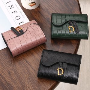 Dior Replica Bags/Hand Bags Closure Type: Package Cover Type Material: PU Leather Material: PU Leather Pattern: Crocodile Pattern Gender: Female Fold: 2