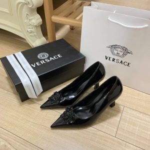 Versace Replica Shoes/Sneakers/Sleepers Upper Material: Microfiber Leather Sole Material: Rubber Sole Material: Rubber Closed: Slip On Craftsmanship: Glued Inner Material: Microfiber Leather Insole Material: EVA