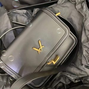 YSL Replica Bags/Hand Bags Texture: Cowhide Popular Elements: Contrasting Colors Popular Elements: Contrasting Colors Size: 23*16*5cm Closed: Package Cover Type Suitable Age: Youth (18-25 Years Old)