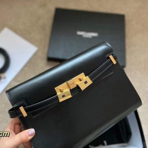 YSL Replica Bags/Hand Bags Brand: YSL Texture: Cowhide Texture: Cowhide Type: Doctor Bag Popular Elements: Postman Style: Europe And America Closed: Lock