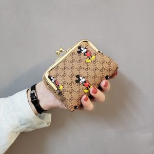 Gucci Replica Bags/Hand Bags Gender: Female Material: PU Leather Material: PU Leather Wallet Discount: 3 Fold Closure Type: Zip Closure Bag Shape: Box Length: Short