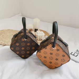 Louis Vuitton Replica Bags Gender: Universal For Children Applicable To School Age: Toddler Material: PU Leather Applicable To School Age: Toddler Bag Size: Small Closure Type: Zipper Number Of Shoulder Straps: Single Lining Material: No Lining Pattern: Shape