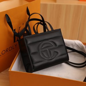 Others Replica Bags/Hand Bags Style: Street Fashion Material: PU Material: PU Bag Type: Small Square Bag Bag Size: 20*16*7cm Lining Material: Synthetic Leather Bag Shape: Horizontal Square