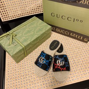 2022 early spring Gucci Gucci classic logo Gucci women's quilted genuine leather double GG lightweight straw thick-soled platform fisherman slippers. Synchronized with the official website