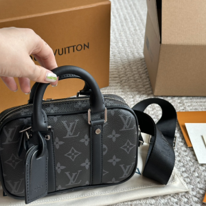Replica Louis Vuitton Nano Porte Bags5