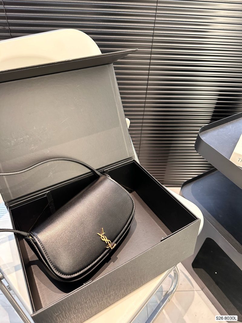 Folding box Yves Saint Laurent’s latest saddle bag Voltaire