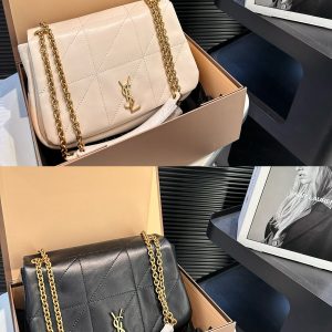 YSL Yves Saint Laurent chain bag with airplane case folding box. Super cool. The appearance is amazing. Don’t hesitate. A must-buy. Really good. Size 25 18. Item No. 779646