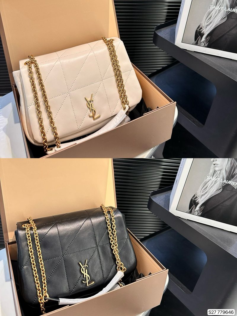 YSL Yves Saint Laurent chain bag with airplane case folding box. Super cool. The appearance is amazing. Don’t hesitate. A must-buy. Really good. Size 25 18. Item No. 779646