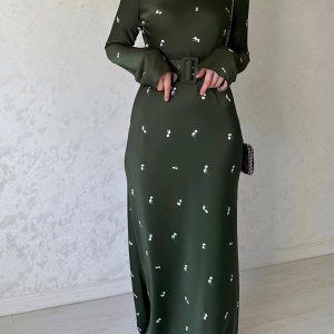 This Autumn Fashion Chic Long Sleeve Slim Fit Ruffled a-Line Long Dress Design Made Of High Quality Polyster And Spandex Material