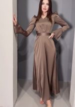 This Chic Retro v-Neck Puff Sleeve Long Slim Waist Long-Sleeved Dress Design Made Of High Quality Polyster And Spandex Material