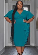 This Chic Women's Solid Color v-Neck Ruffle Slim Sexy Plus Size Dress Made Of Soft And Elastic Fabric. Global Lover Wholesale Plus Size Dresses And Hope Curvy Ladies Find Here a Warm And Exciting Place To Shop Affordable Curvy Dresses Online - Plus Size Casual