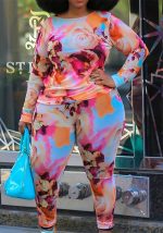 This Fall/Winter Print Long Sleeve Casual Plus Size Two-Piece Pants Set Design And Made Of Comfortable And Elastic Fabric. Wholesale Plus Size Two Piece Sets Is a Must-Have Item For Curvy Ladies. Two Piece Sets Can Either Be Worn Together Or Individually