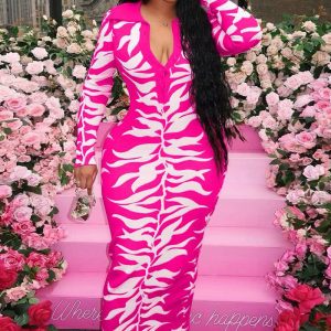 This Fashion Plus Size Women's Positioning Print Sexy Dresses Made Of Soft And Elastic Fabric. Global Lover Wholesale Plus Size Dresses And Hope Curvy Ladies Find Here a Warm And Exciting Place To Shop Affordable Curvy Dresses Online - Plus Size Casual