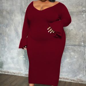 This Fashion Sexy Plus Size Women's Solid Chic v-Neck Fall Bell Bottom Long Sleeves Made Of Soft And Elastic Fabric. Global Lover Wholesale Plus Size Dresses And Hope Curvy Ladies Find Here a Warm And Exciting Place To Shop Affordable Curvy Dresses Online - Plus Size Casual