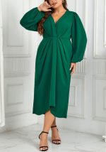 This Green Casual v-Neck Slim Fit Plus Size Dress Made Of Soft And Elastic Fabric. Global Lover Wholesale Plus Size Dresses And Hope Curvy Ladies Find Here a Warm And Exciting Place To Shop Affordable Curvy Dresses Online - Plus Size Casual