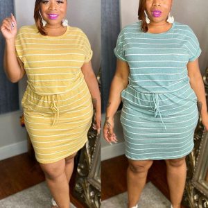 This Ladies' Fashion Stripe Drawstring Short Sleeve Casual Plus Size Dress Made Of Soft And Elastic Fabric. Global Lover Wholesale Plus Size Dresses And Hope Curvy Ladies Find Here a Warm And Exciting Place To Shop Affordable Curvy Dresses Online - Plus Size Casual