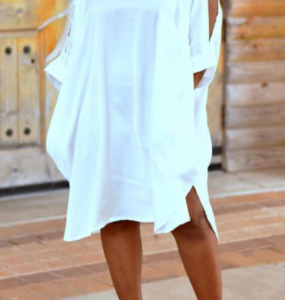 This Oversized Casual Pocket Slit Plus Size Shirt Dress Made Of Soft And Elastic Fabric. Global Lover Wholesale Plus Size Dresses And Hope Curvy Ladies Find Here a Warm And Exciting Place To Shop Affordable Curvy Dresses Online - Plus Size Casual