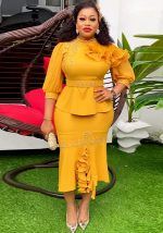 This Plus Size African Women Beaded Irregular Dress Two-Piece Set Made Of Soft And Elastic Fabric. Global Lover Wholesale Plus Size Dresses And Hope Curvy Ladies Find Here a Warm And Exciting Place To Shop Affordable Curvy Dresses Online - Plus Size Casual