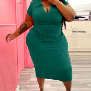 This Plus Size Chic Casual Solid Color Short Sleeve Midi Dress Made Of Soft And Elastic Fabric. Global Lover Wholesale Plus Size Dresses And Hope Curvy Ladies Find Here a Warm And Exciting Place To Shop Affordable Curvy Dresses Online - Plus Size Casual