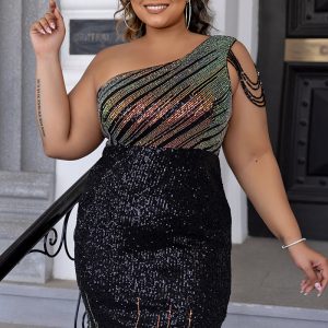 This Plus Size Dress v Neck Strap Sequin Dress Chic Party Sexy Low Back Made Of Soft And Elastic Fabric. Global Lover Wholesale Plus Size Dresses And Hope Curvy Ladies Find Here a Warm And Exciting Place To Shop Affordable Curvy Dresses Online - Plus Size Casual