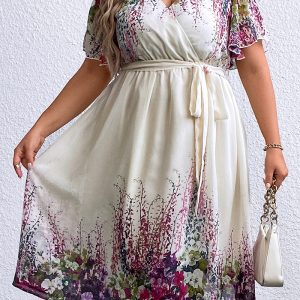 This Plus Size Printed v-Neck Belted Women's Dress Made Of Soft And Elastic Fabric. Global Lover Wholesale Plus Size Dresses And Hope Curvy Ladies Find Here a Warm And Exciting Place To Shop Affordable Curvy Dresses Online - Plus Size Casual