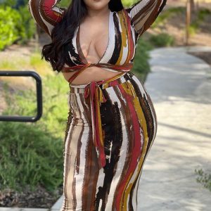 This Plus Size Sexy Variety Tied Printed Long Sleeve Maxi Skirt Two Piece Set Design And Made Of Comfortable And Elastic Fabric. Wholesale Plus Size Two Piece Sets Is a Must-Have Item For Curvy Ladies. Two Piece Sets Can Either Be Worn Together Or Individually